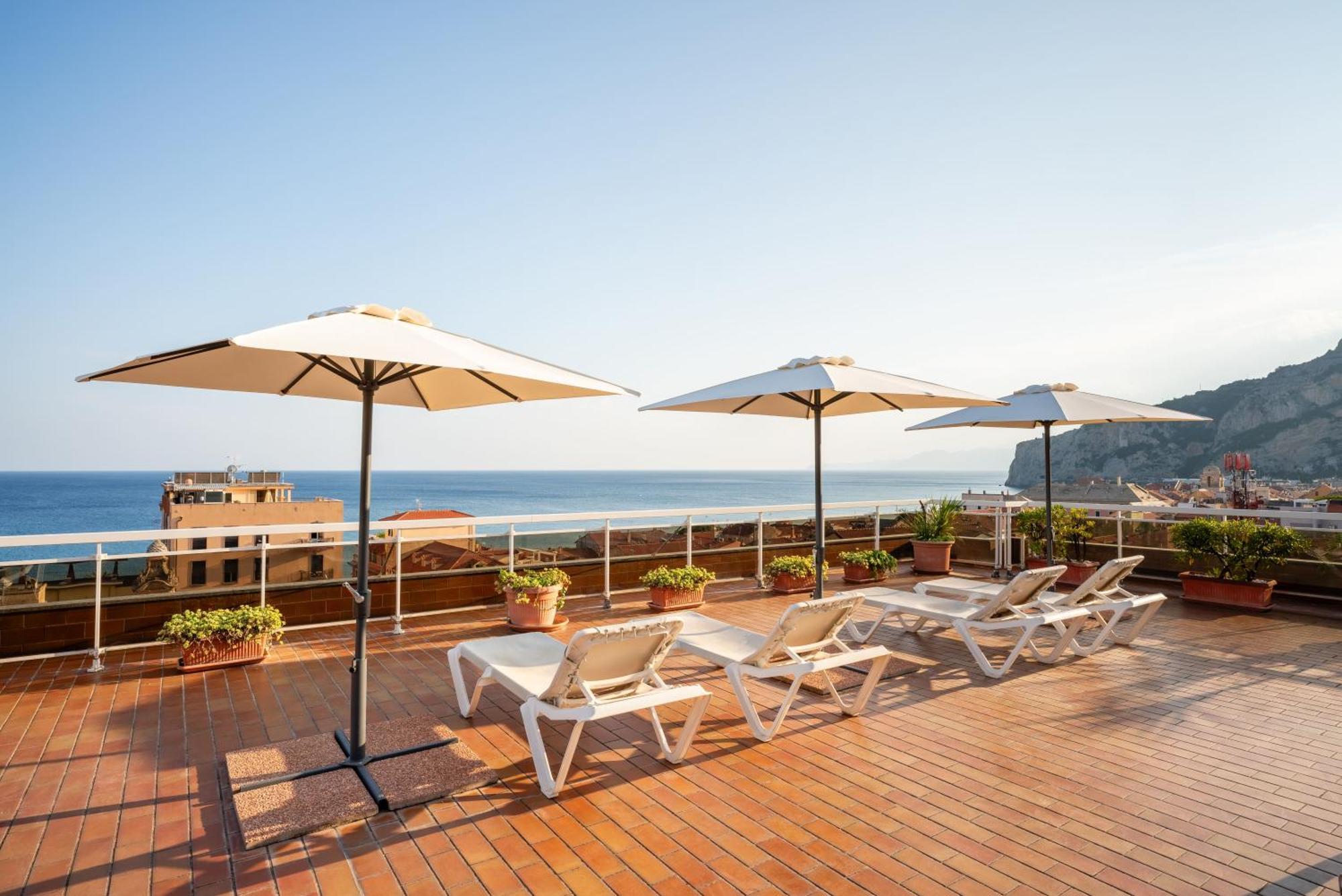 Hotel Careni Villa Italia Finale Ligure Exterior foto