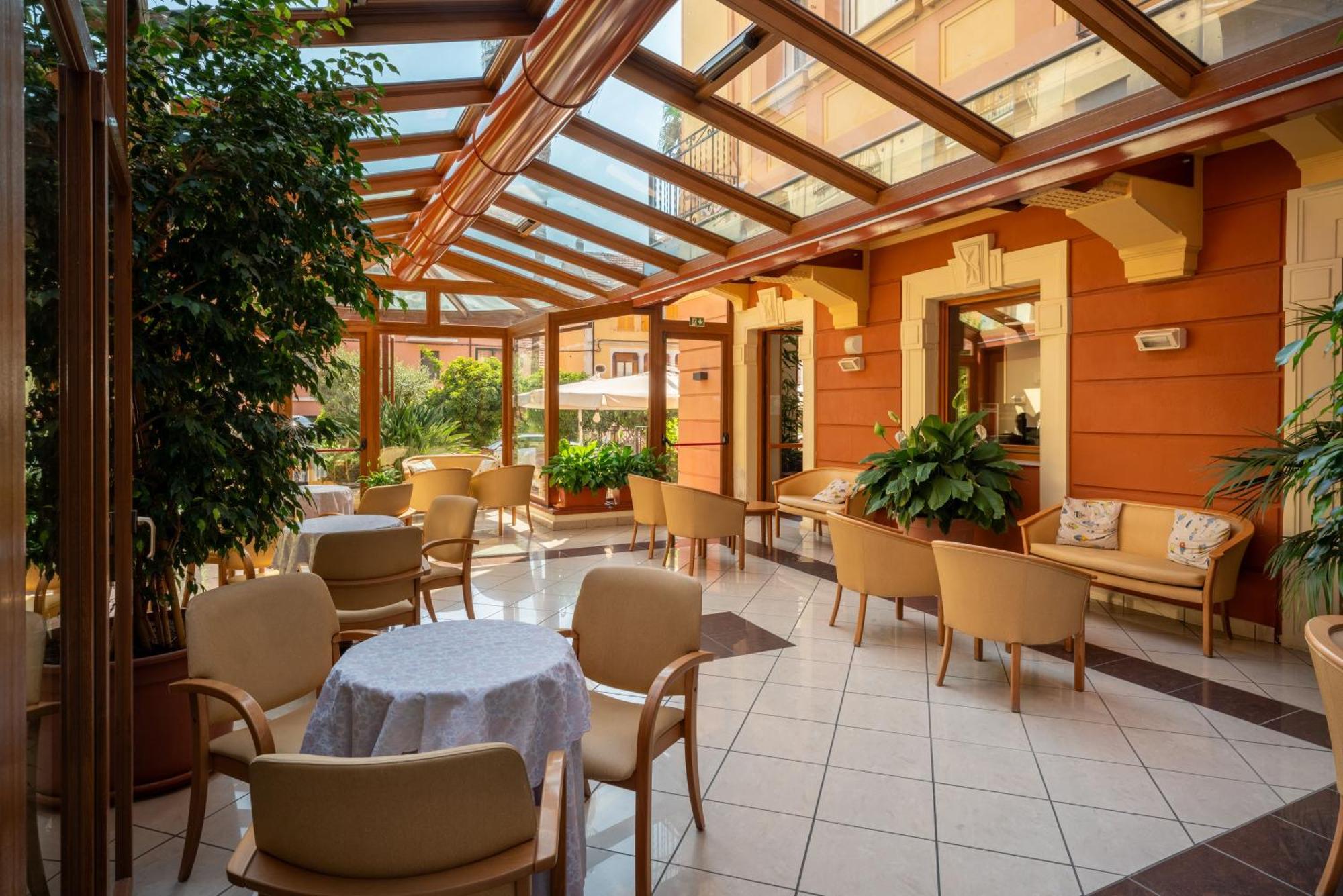 Hotel Careni Villa Italia Finale Ligure Exterior foto